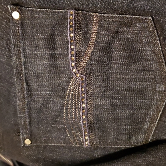 NWOT WHBM Dark Blue/Black Flare Leg Jeans. Size 6S. - Picture 7 of 11